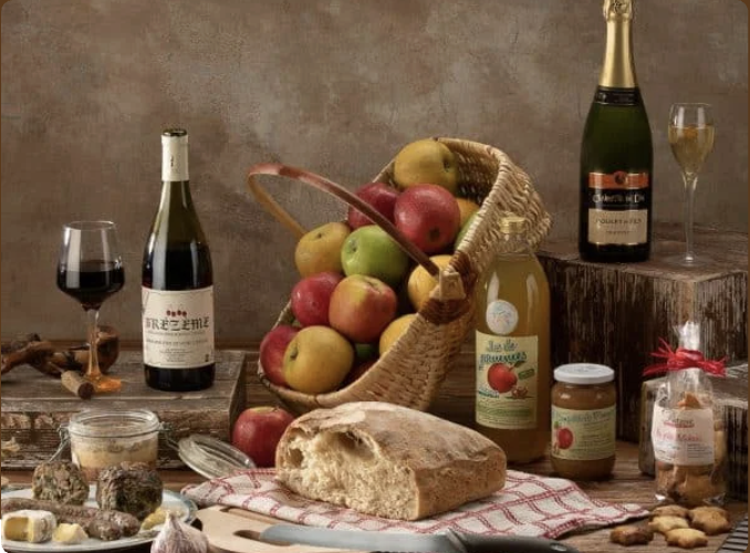 Paniers garnis Le Fruitier – fruits, vins et confiseries
